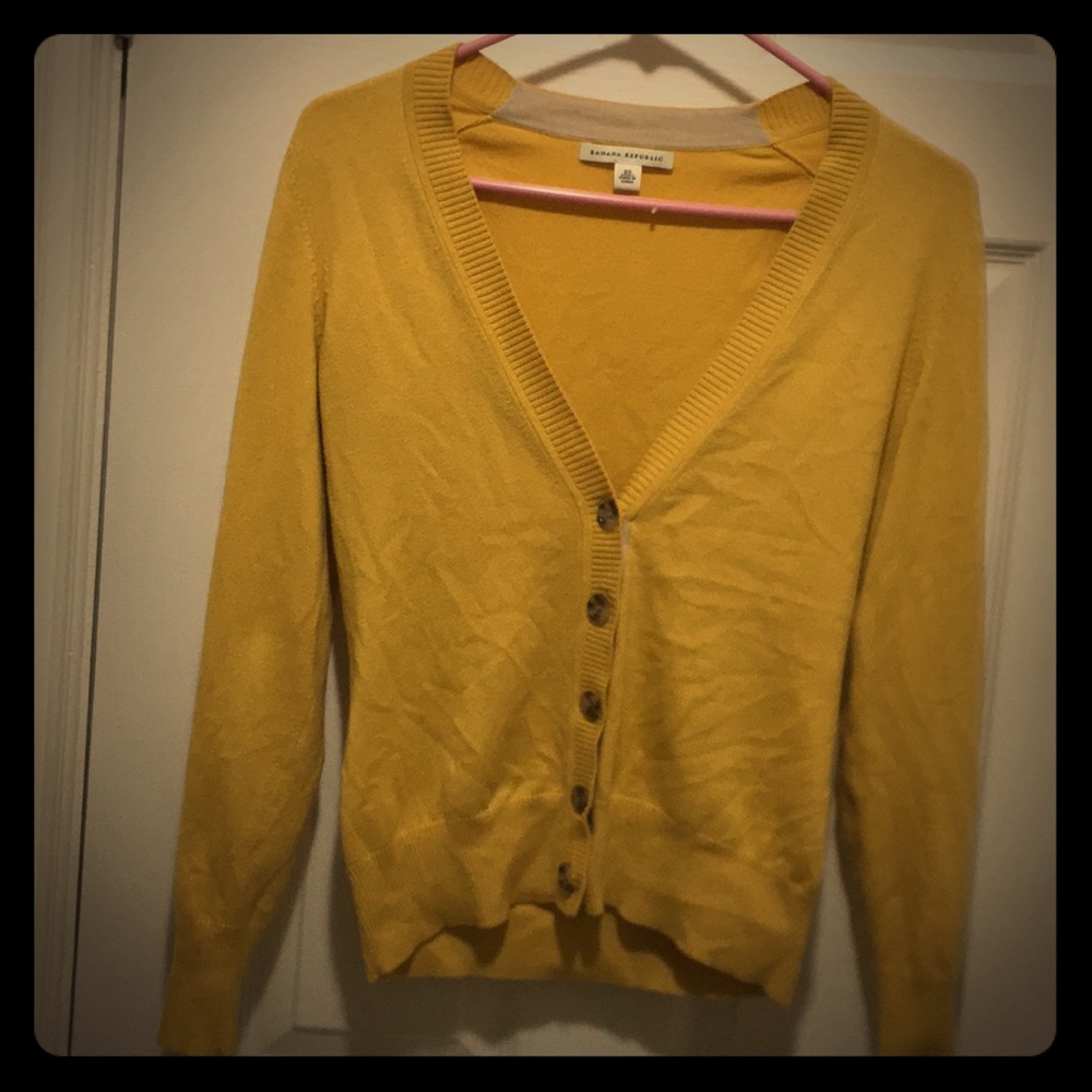 BANANA REPUBLIC